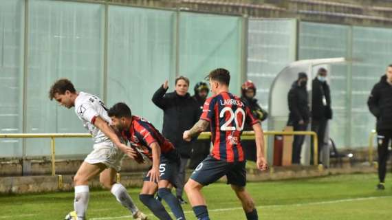Pioggia e infortuni, poi poco e nulla: il Taranto impatta 0-0 contro il Messina