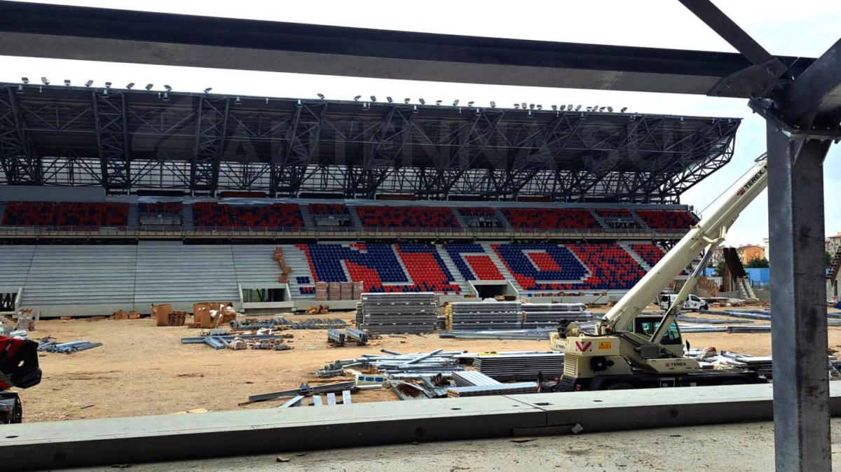 Stadio Iacovone, prende forma la scritta “TARANTO”