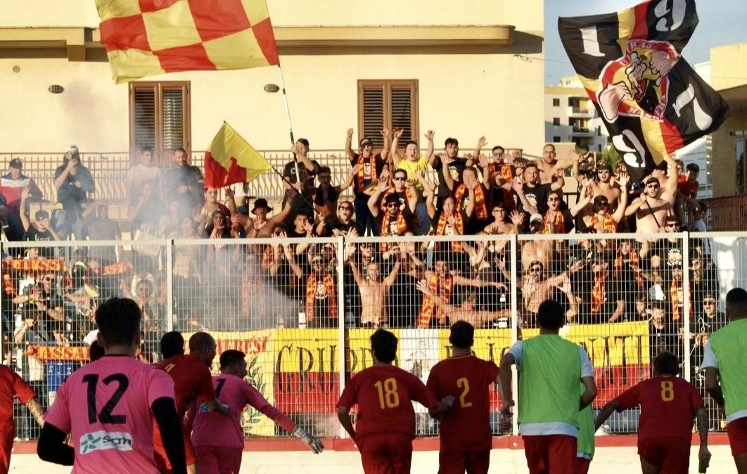 Eccellenza, gli ultras Frastornati di Massafra: “Nessuno di noi è razzista”
