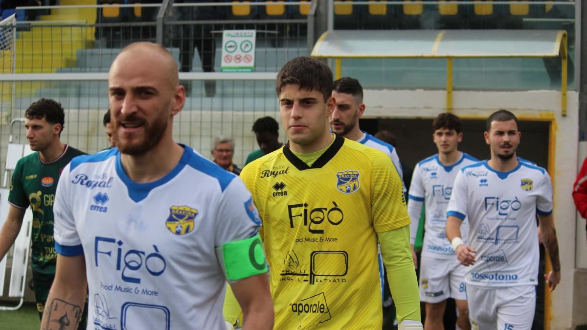 Real Acerrana-Gravina 0-1, Santoro continua a far risalire i gialloblù 