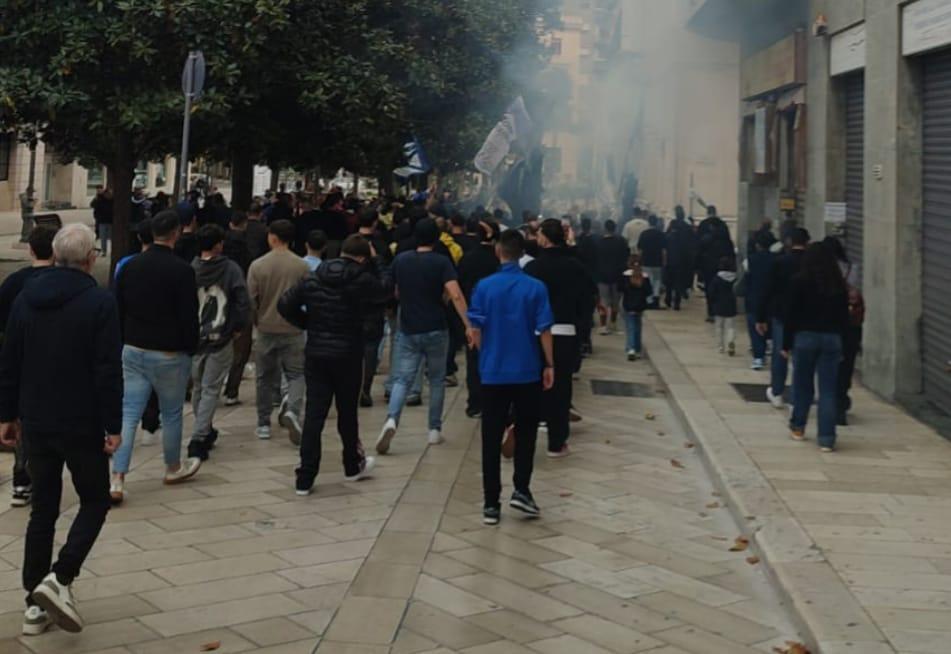 Eccellenza, i tifosi del Brindisi attendono i calciatori sul lungomare brindisino