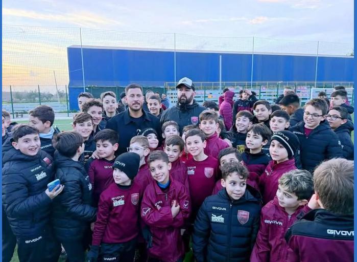 Eden Hazard nel Salento: visita i ragazzi del settore giovanile del Nardò