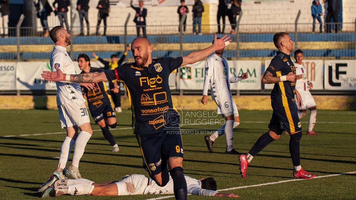 Gravina-Afragolese 1-0, gol di Santoro e ritorno alla vittoria dei murgiani 