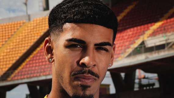 Lecce, presentata la seconda maglia 