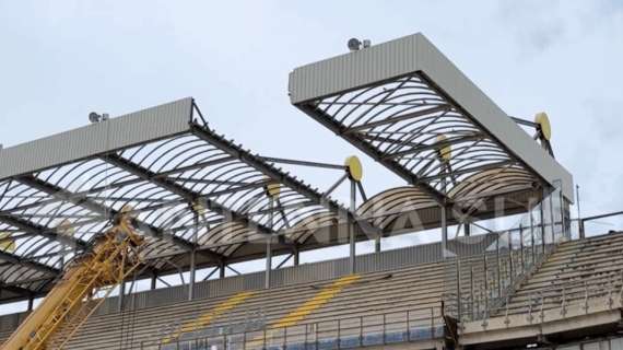 Taranto, stadio Iacovone: avviato lo smantellamento della copertura della tribuna
