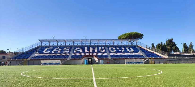 Casalnuovo, porte chiuse al “Domenico Iorio”: la denuncia di un dirigente sportivo apre interrogativi sulla gestione dell’impianto