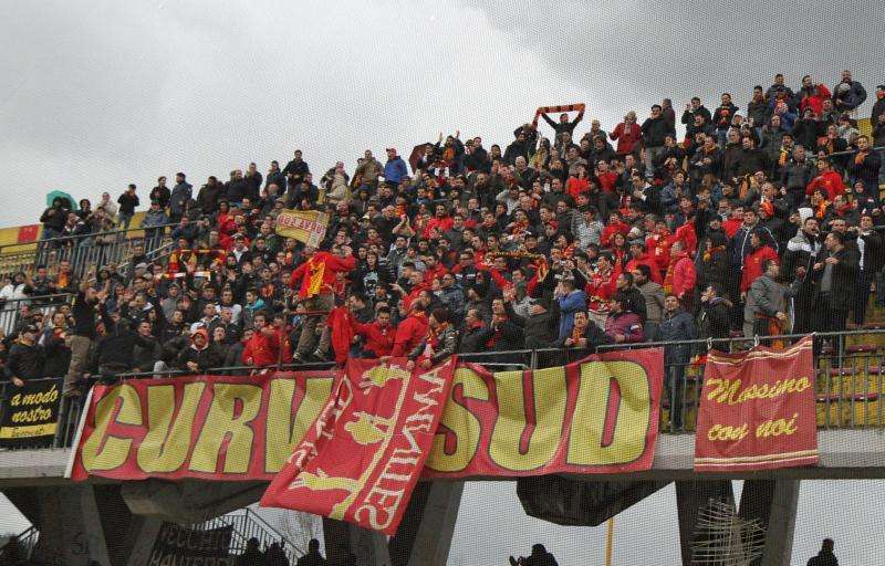 Domenica 400 beneventani al Pinto, a rilento la prevendita rossoblù