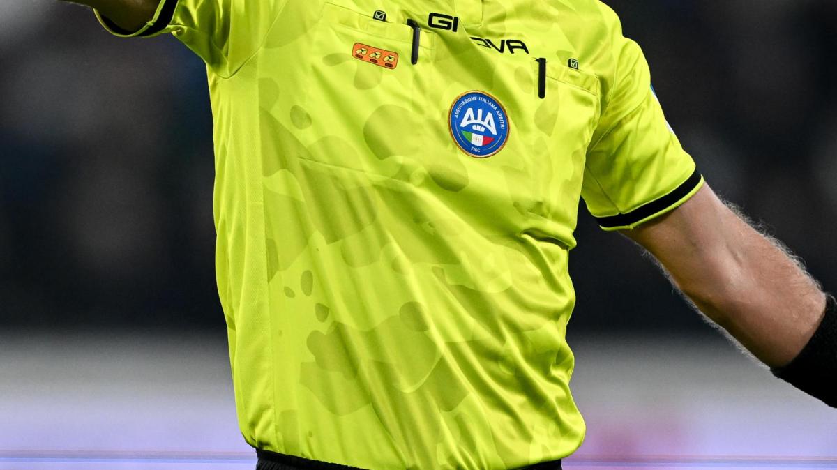 Giugliano-Casertana arbitra Gemelli di Messina 