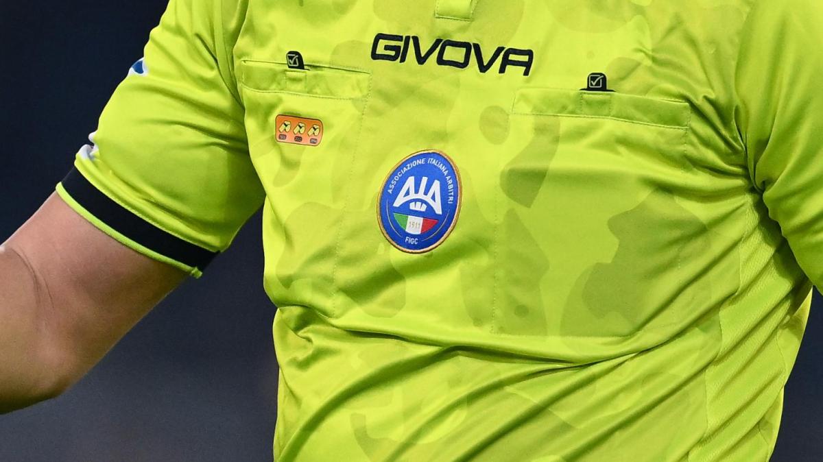 Casertana-Salernitana, arbitra un fischietto di Pesaro. Ecco la designazione completa