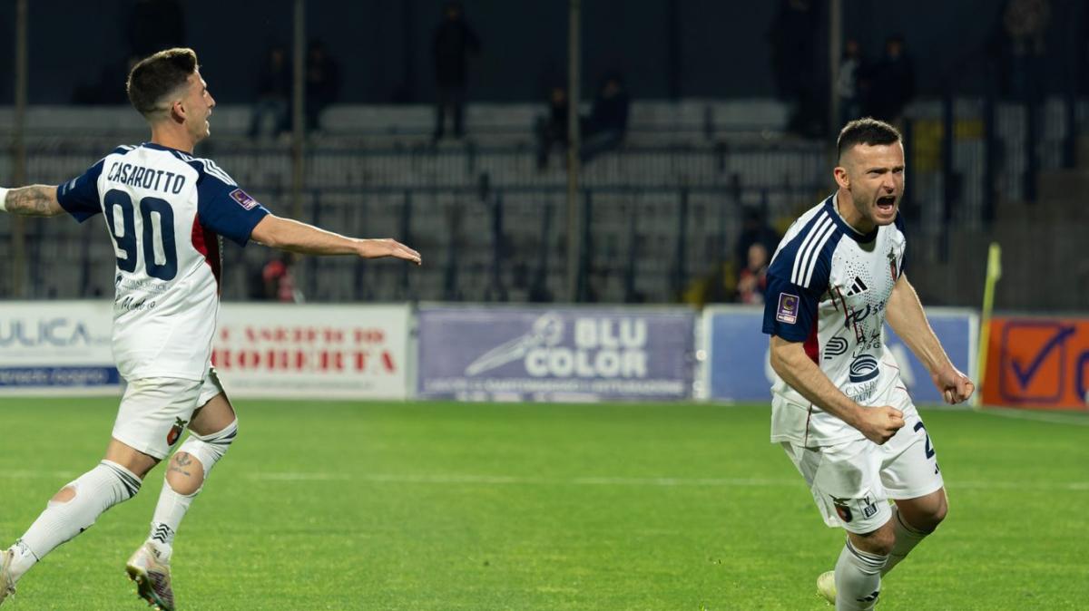 Casertana favolosa, Cavese ko a domicilio. Rileggi la nostra diretta testuale