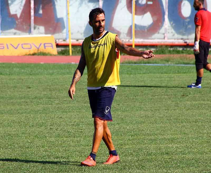 Pezzella: "Dispiaciuti per domenica, con la Reggina bisogna vincere. Fiducioso sulle problematiche societarie"