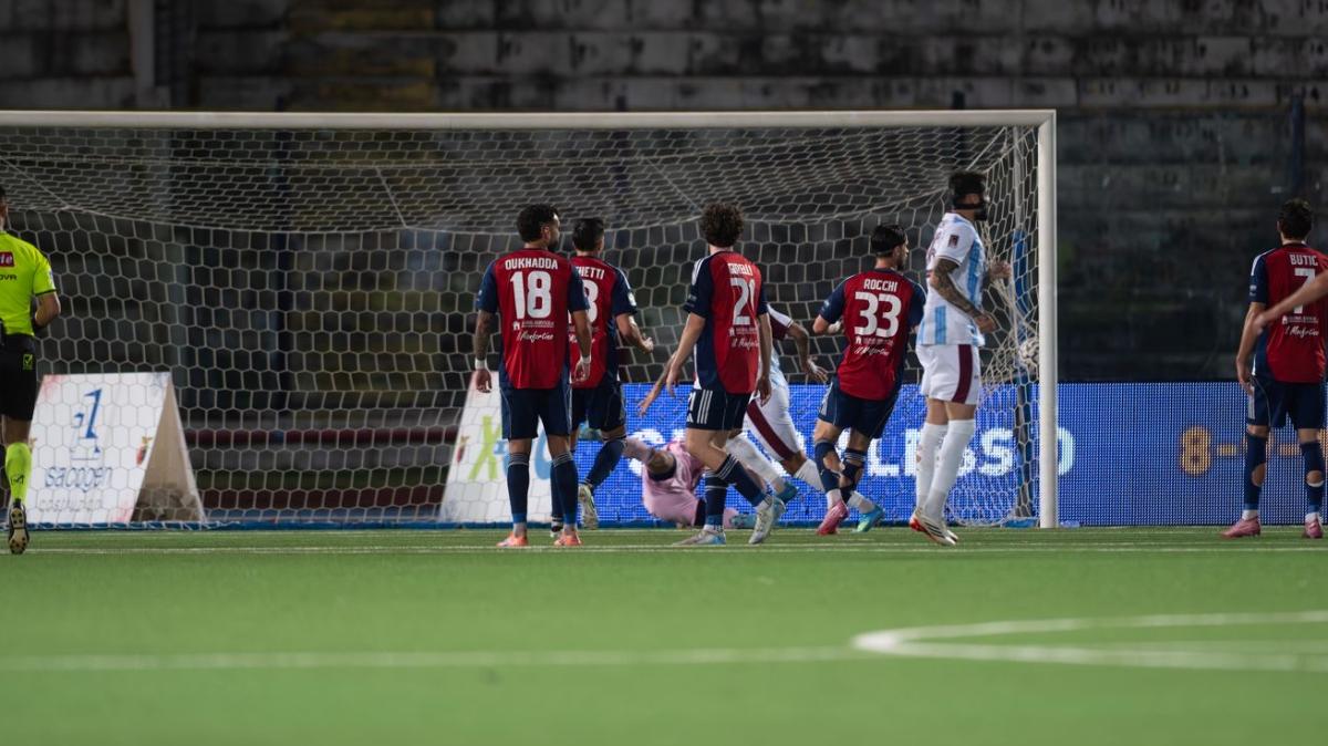 La Casertana sfiora l’impresa ma il derby è della Salernitana. Rileggi la nostra diretta