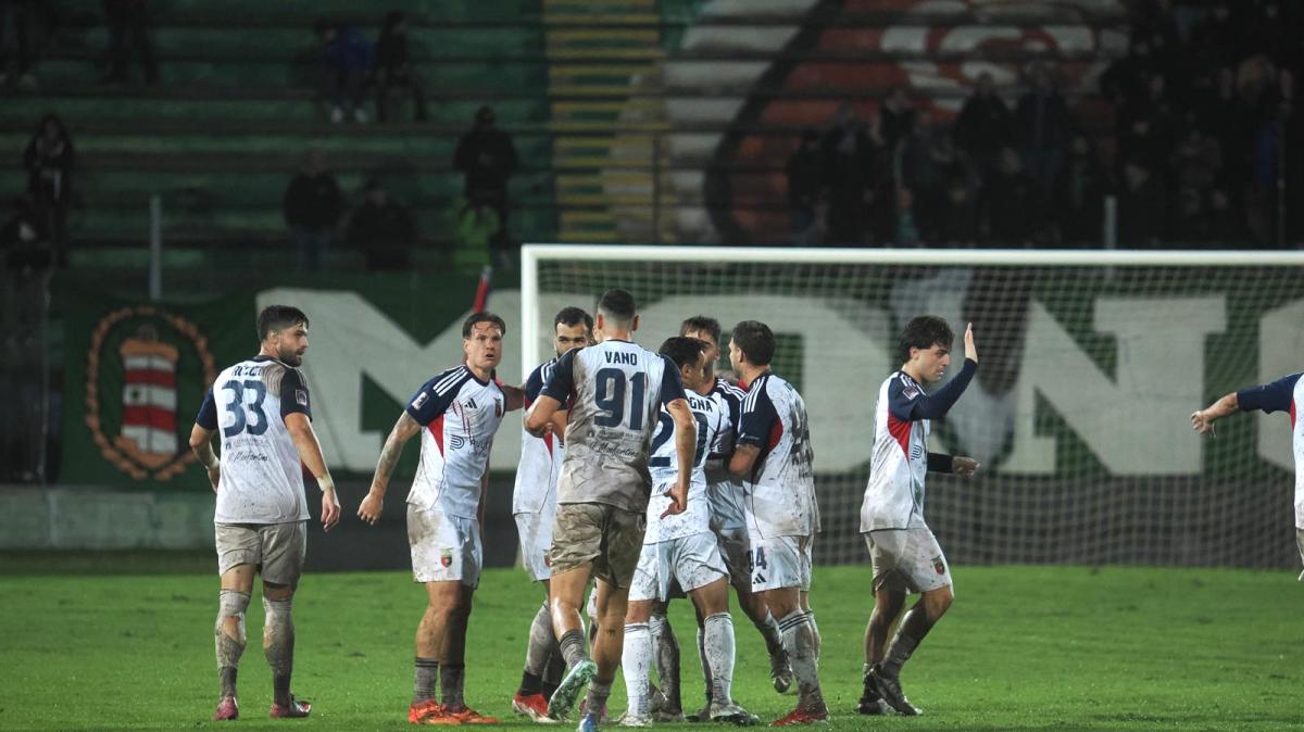 Esultanza rossobl&ugrave; 