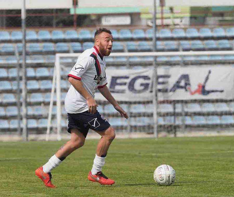 Ufficiale: un mediano lascia i rossoblu e va a Castellammare