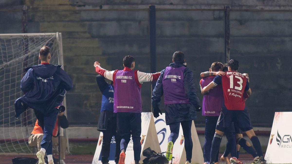 Esultanza rossobl&ugrave; 