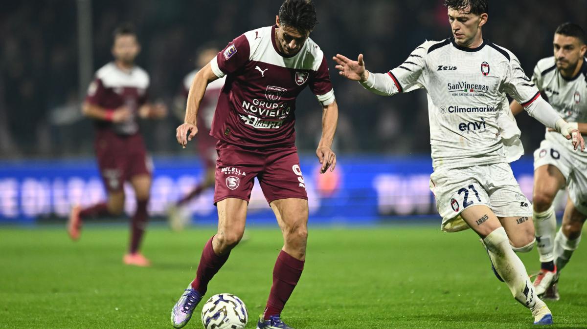Salernitana, questa mattina a lavoro in vista della Casertana. Differenziato per quatto granata 