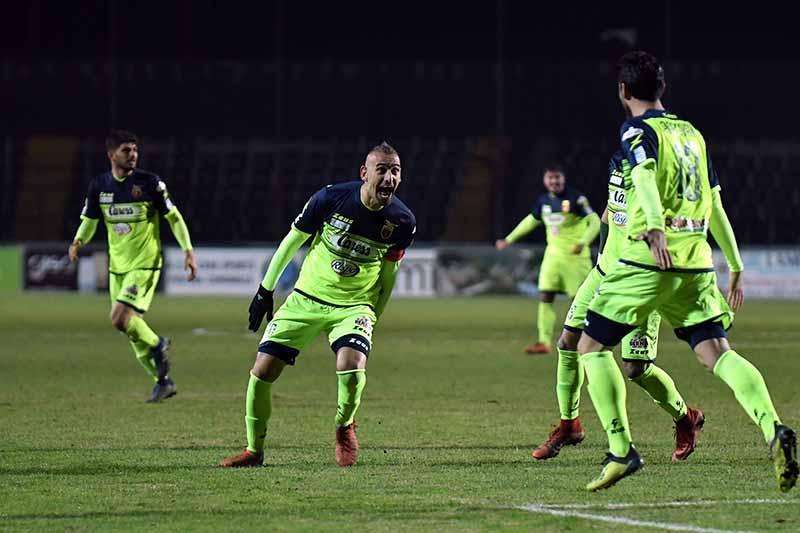 Queste le formazioni ufficiali di Catanzaro-Casertana