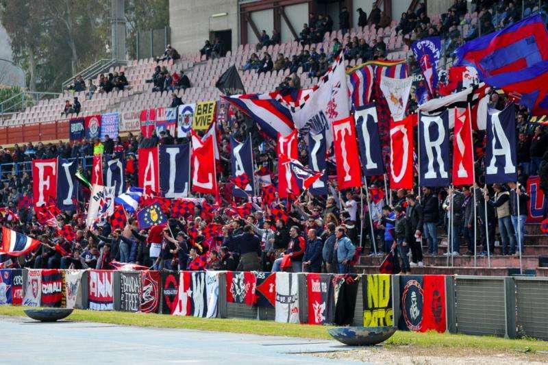 Casertana-Cosenza, un Pinto rossoblù sabato sera: ecco quanti calabresi arriveranno