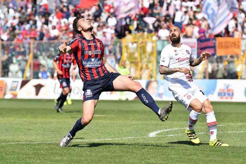 Lorenzini: "Calo di prestazioni inspiegabile. Ora battere il Matera per prenderci i playoff"