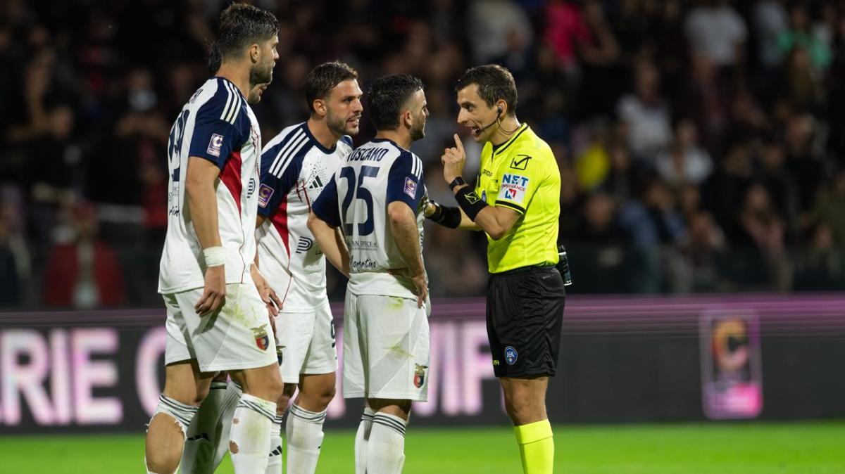 Colloquio rossoblù - arbitro