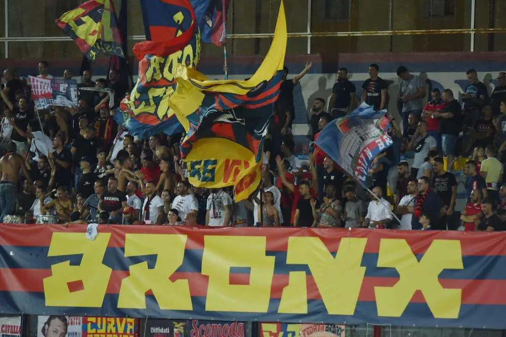 Dopo ventotto anni la Casertana ritorna a Terni: ecco quanti tifosi rossoblù saranno presenti al Liberati