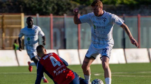 La Cavese cade dopo sei risultati utili consecutivi. La Casertana fa suo il derby del Pinto