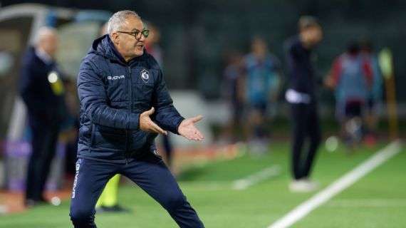 UFFICIALE - La Cavese esonera mister Raffaele Di Napoli