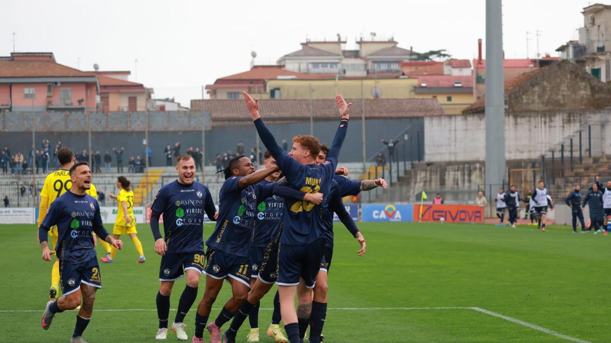 La Cavese rialza la testa e batte il Cerignola per 2-0. Decisivi Munari e Macchi 