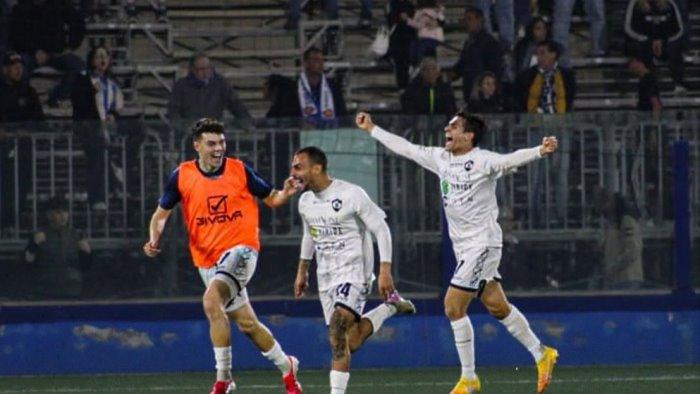 Cavese Ci sei AnCora! A Siracusa arriva la matematiCa salvezza degli aquilotti