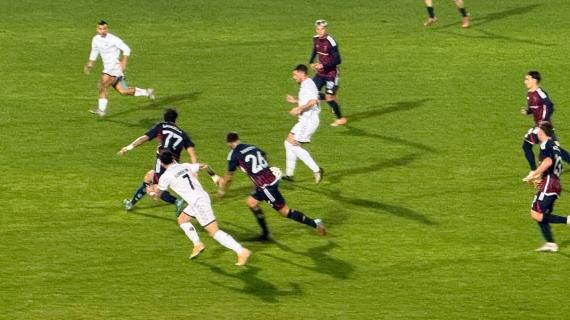 Finisce con una sconfitta il 2025 della Cavese. Il Cosenza batte gli aquilotti per 2-1. Decidono Langella e Kouan