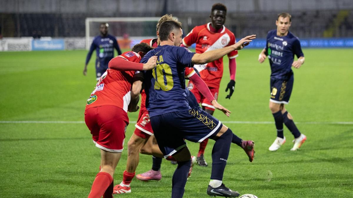 Troppi e ripetuti alti e bassi: così non va. E dal mercato non arrivano segnali