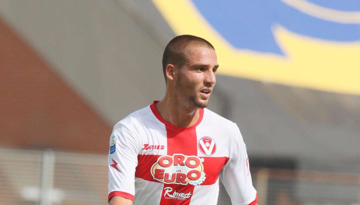 Borriello si allontana, Pavoletti si complica