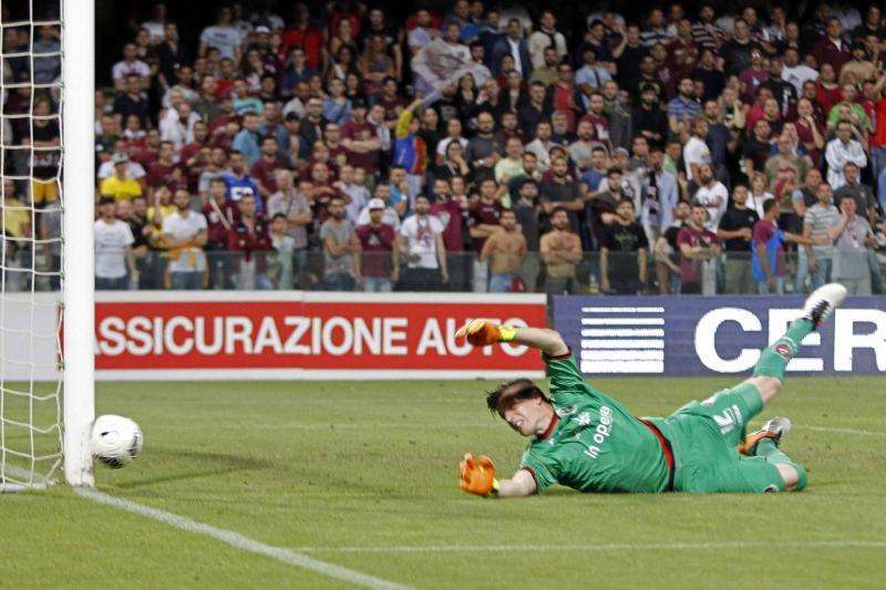 Il Benevento "soffia" Cragno al Cesena, ma intanto...