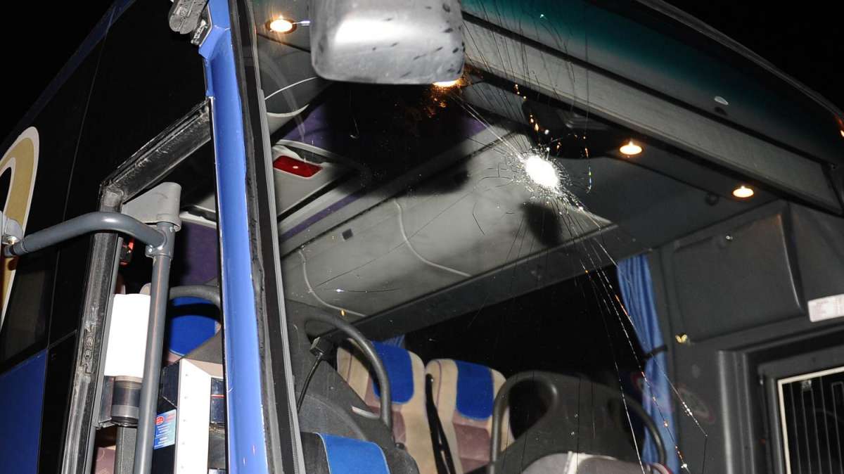 IL RESTO DEL CARLINO - Lancio di oggetti contro il pullman del Cesena