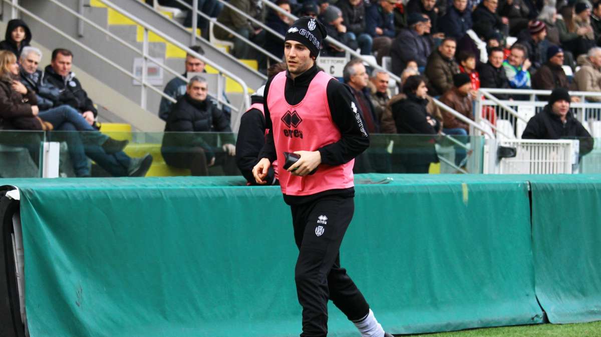 Ammonito per "invasione" di campo