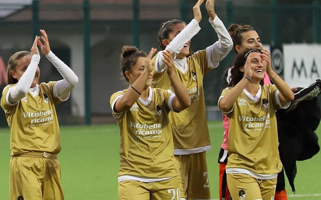 Tanto va così, ti accorgi che la vita è una foto di gruppo…