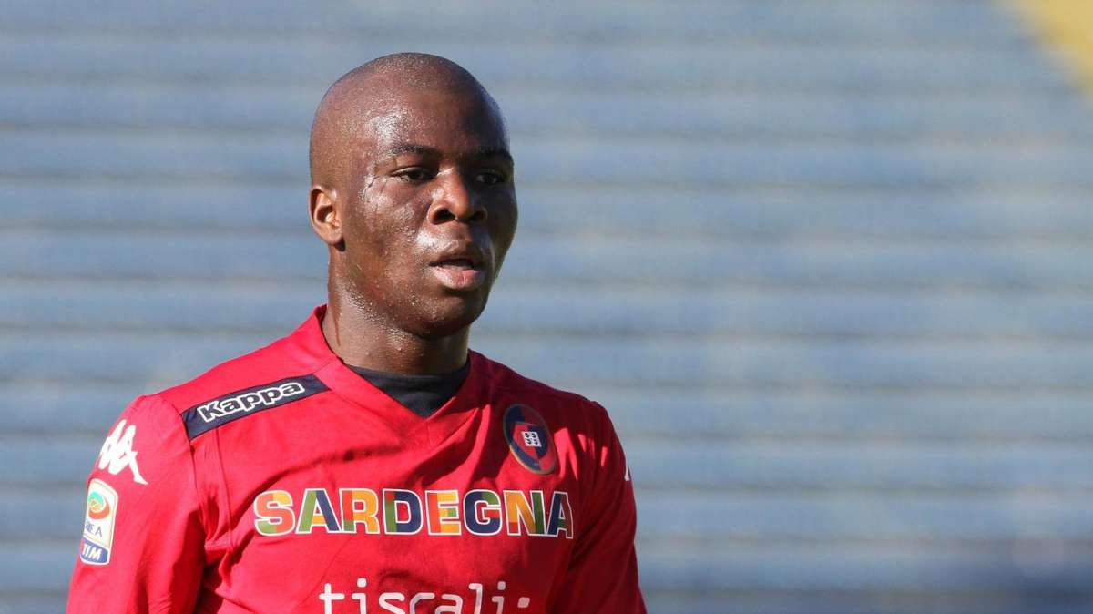 Il Cesena si sveglia troppo tardi: il Cagliari si impone per 2-1
