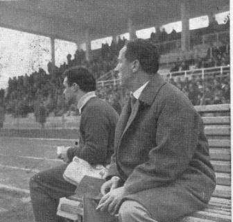L&#039;allenatore Guglielmo Trevisan sulla panchina del Cesena (foto trattata da &quot;Il bianconero&quot;, numero unico del 3 febbraio 1962)