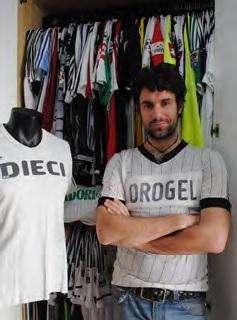 “Colleziono maglie per rivivere le emozioni dello stadio”