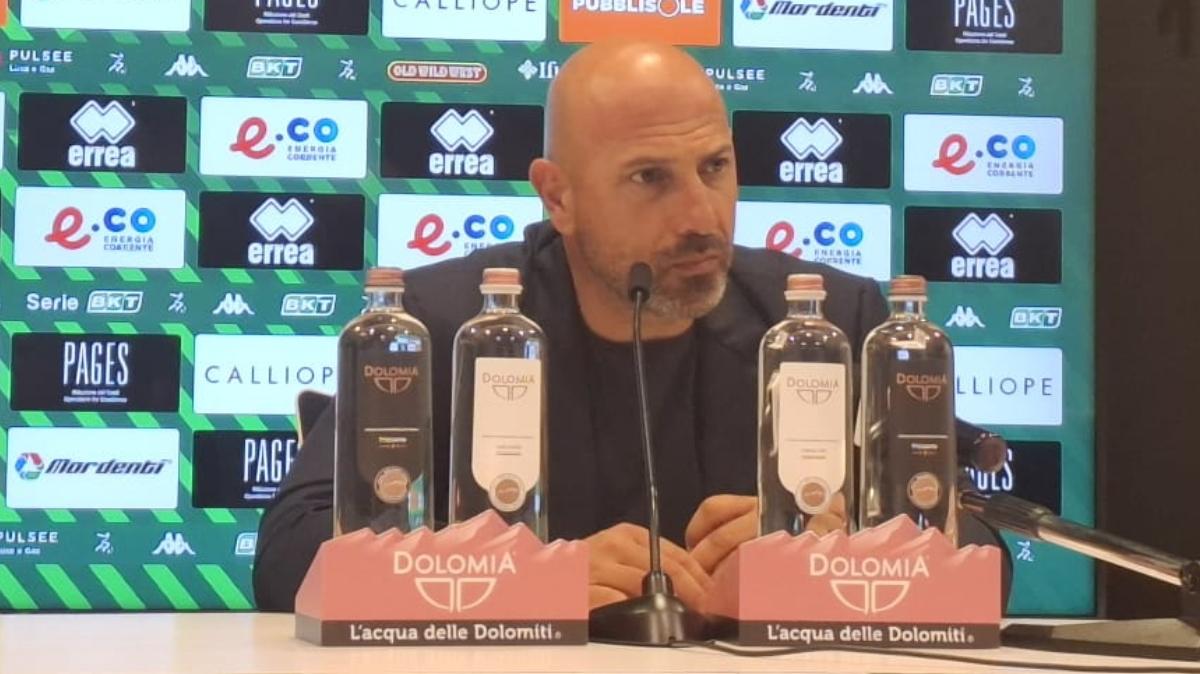 Calabro: “Non c’è chiarezza sul rigore. La squadra ha dato tutto”