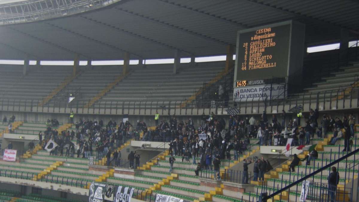 La curva ospiti riservata ai tifosi bianconeri al Bentegodi di Verona