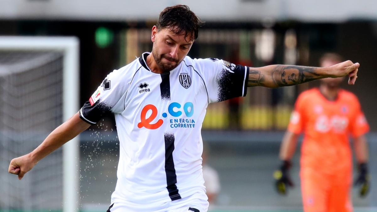 Calò a Onda Bianconera: “Vi dico cosa non ha funzionato a Cesena. Ho sentito i ragazzi, mi dispiace per loro. Ora voglio giocare in Serie A”