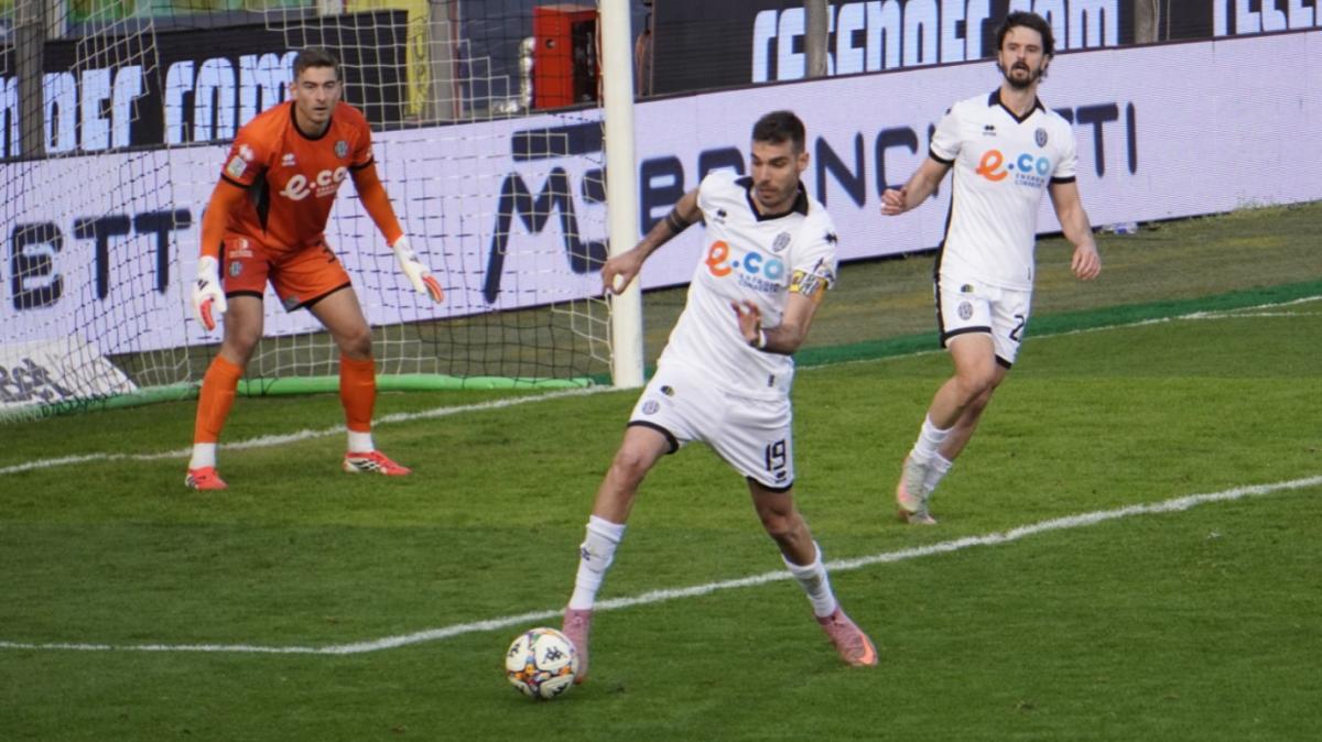 LIVE | Cesena-Catanzaro 1-1 | Cesena all'arrembaggio