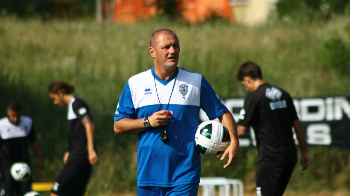 CARLINO. Evitare le barricate