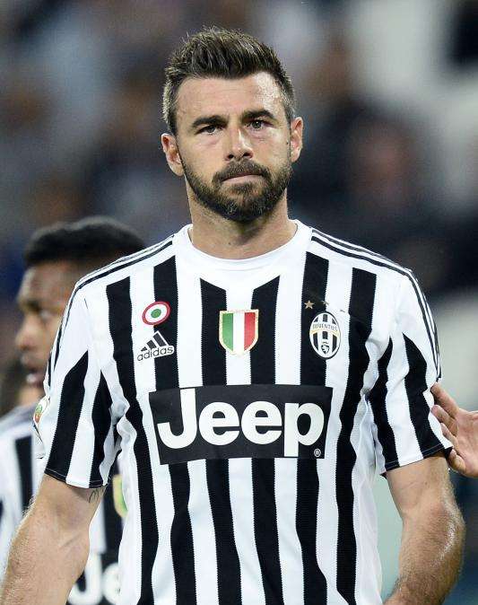 Juve: rinnovo per Barzagli, Evra forse