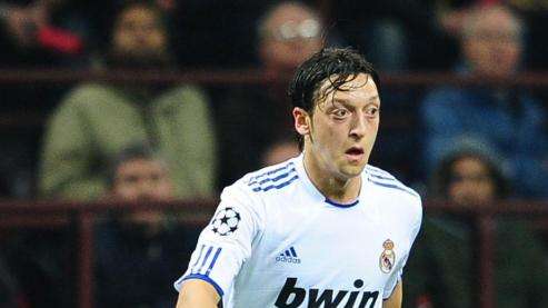 Real Madrid, Ozil: "Non è vero che esco troppo la sera"