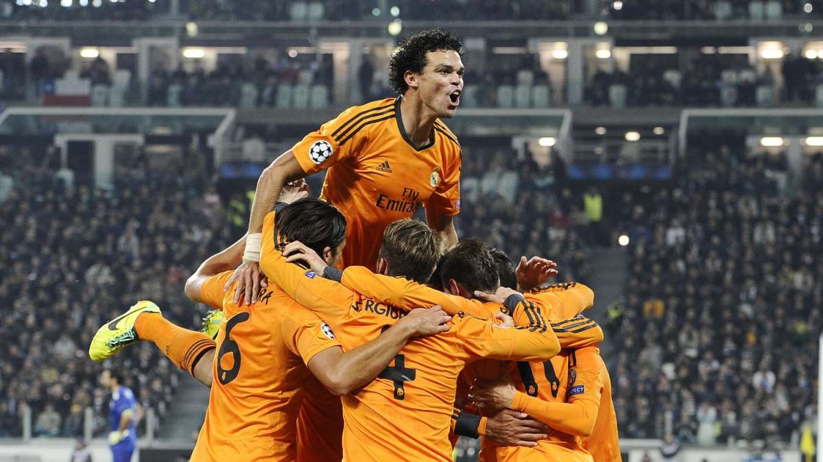 LIVE TC - Schalke 04 - Real Madrid finisce 1-6: Real straripante, gol della bandiera di Huntelaar