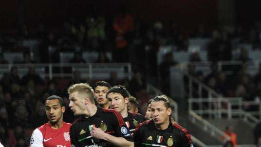 Arsenal, Koscielny contro Suarez: "Lo prenderei a calci!"