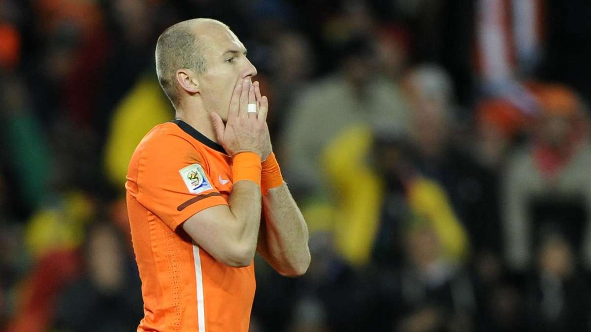 Robben come Ibra: due giornate per insulti all'arbitro