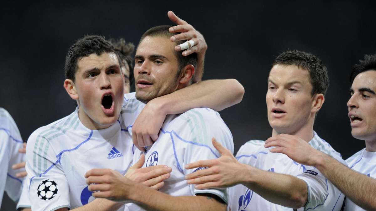 Eurorivali, lo Schalke vola anche in Bundesliga